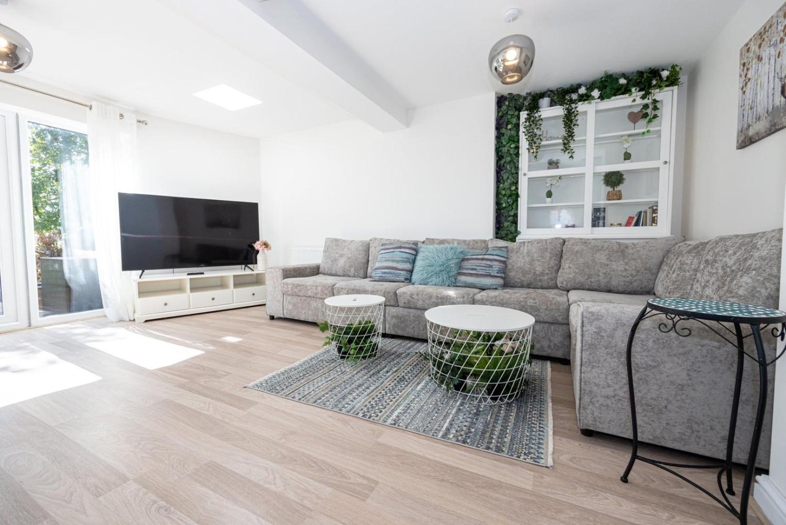 Guestready - A Haven By The River Manchester Exterior foto