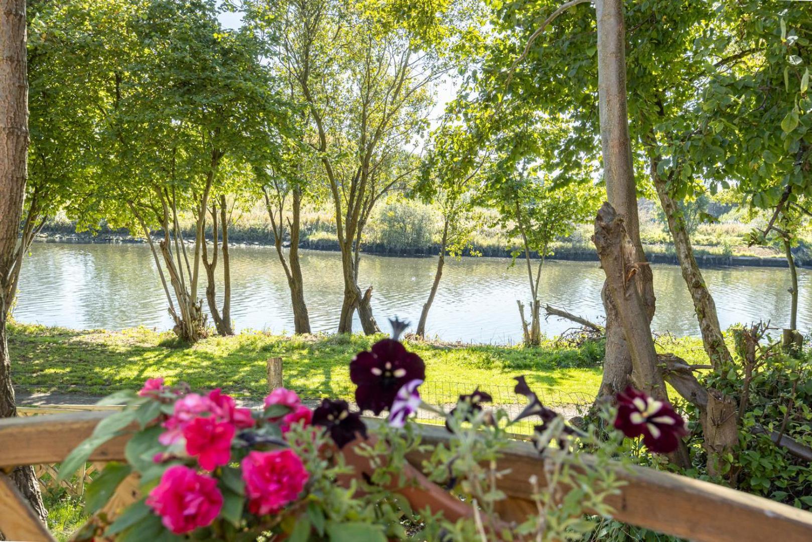 Guestready - A Haven By The River Manchester Exterior foto