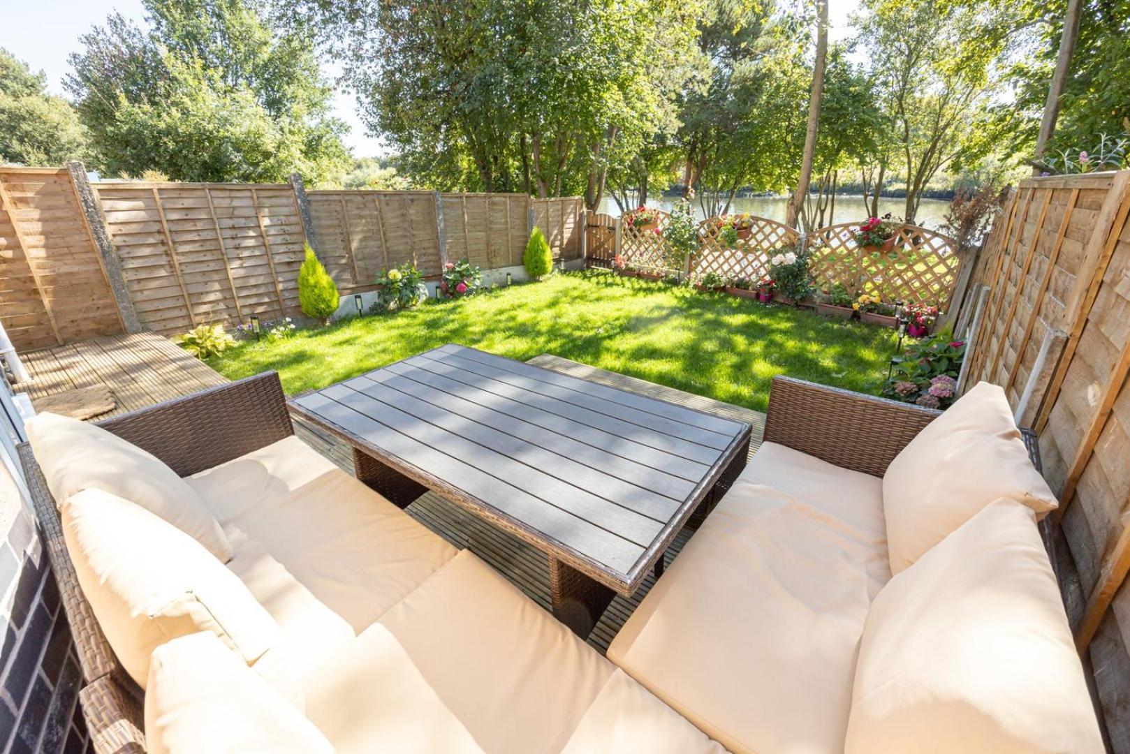 Guestready - A Haven By The River Manchester Exterior foto